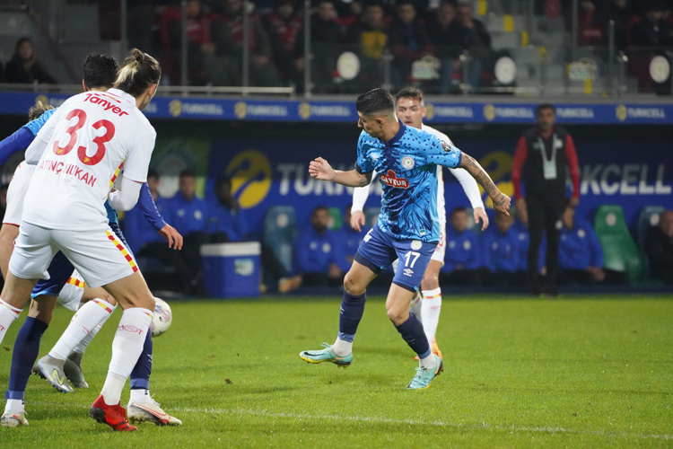 Çaykur Rizespor-Göztepe maçı fotoğrafları