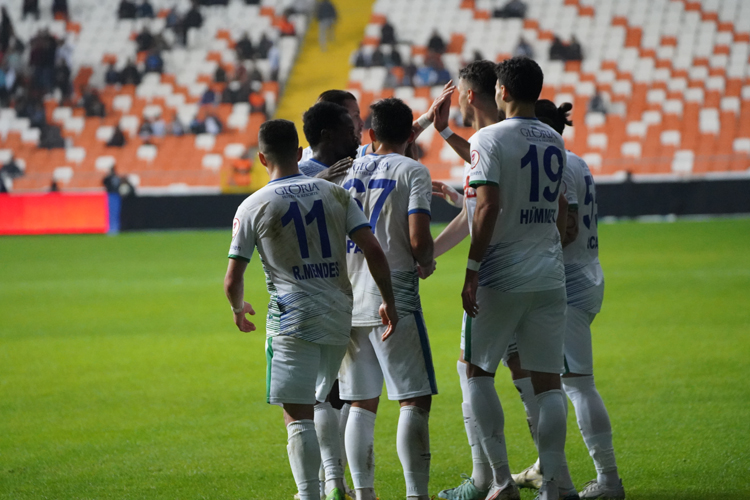 Adana Demirspor-Çaykur Rizespor maçı fotoğrafları