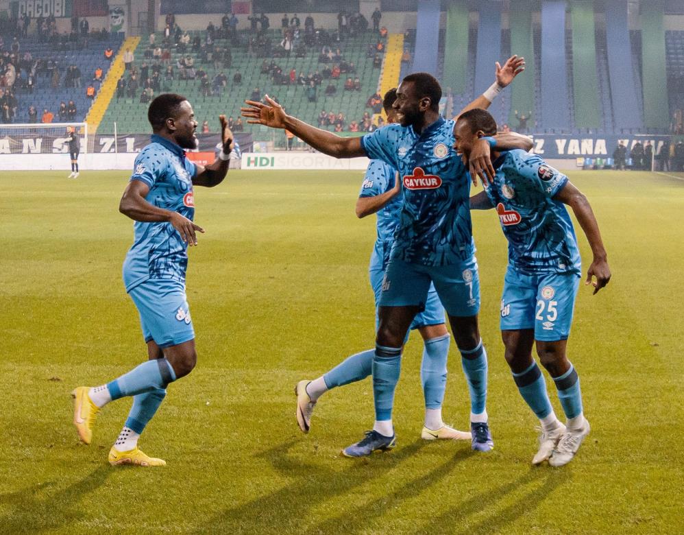 Rizespor-Denizlispor maçı fotoğrafları
