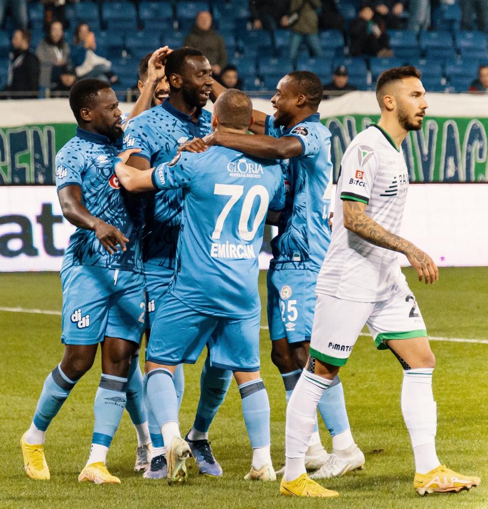 Rizespor-Denizlispor maçı fotoğrafları