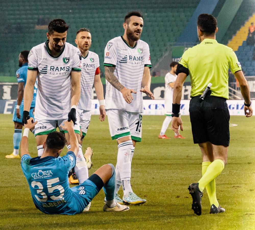 Rizespor-Denizlispor maçı fotoğrafları