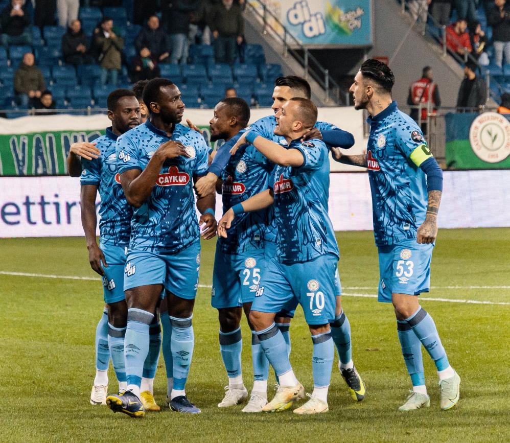 Rizespor-Denizlispor maçı fotoğrafları