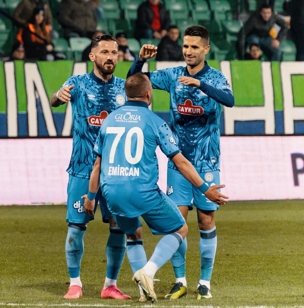 Rizespor-Denizlispor maçı fotoğrafları