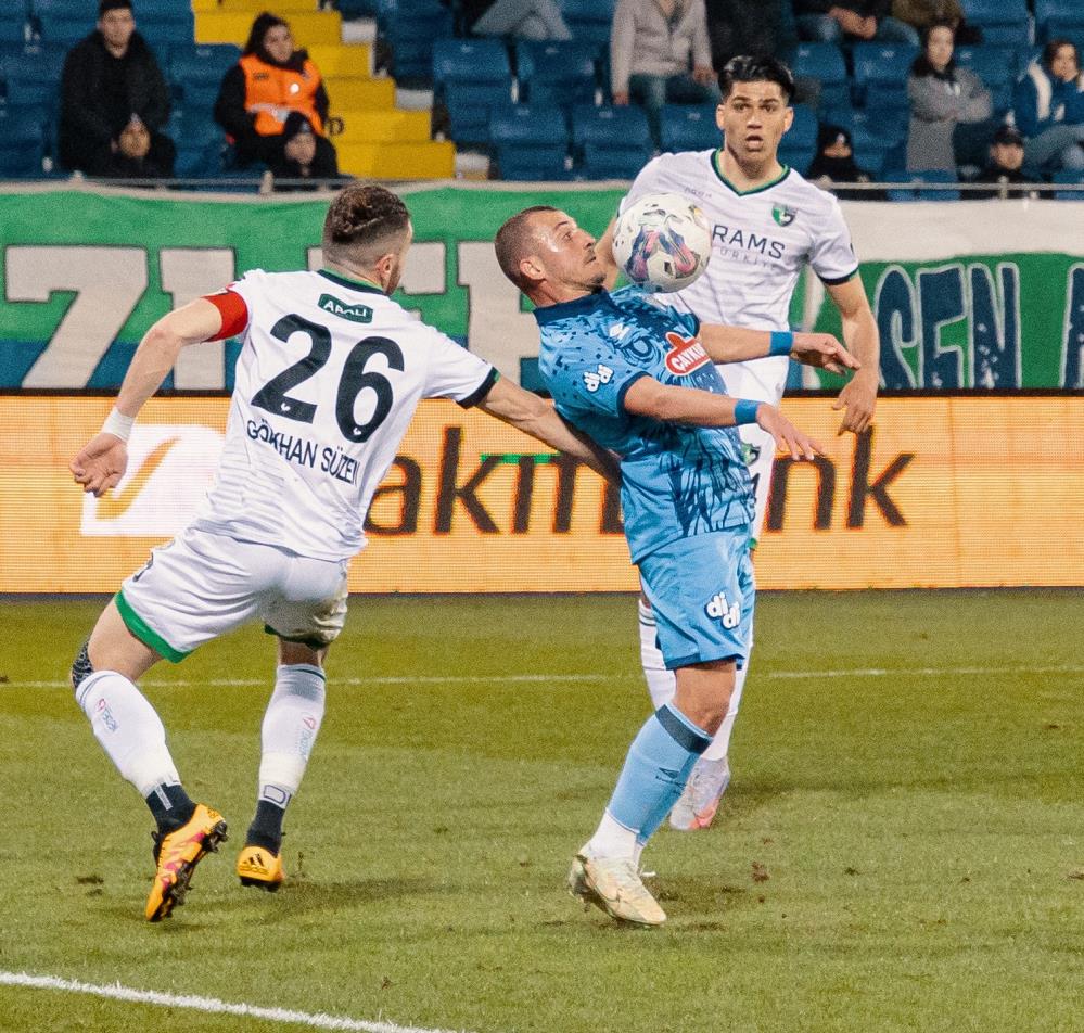 Rizespor-Denizlispor maçı fotoğrafları