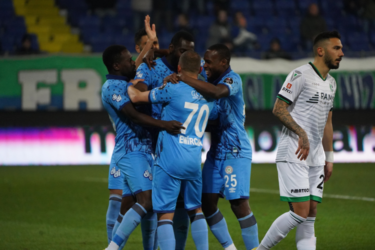 Rizespor-Denizlispor maçı fotoğrafları