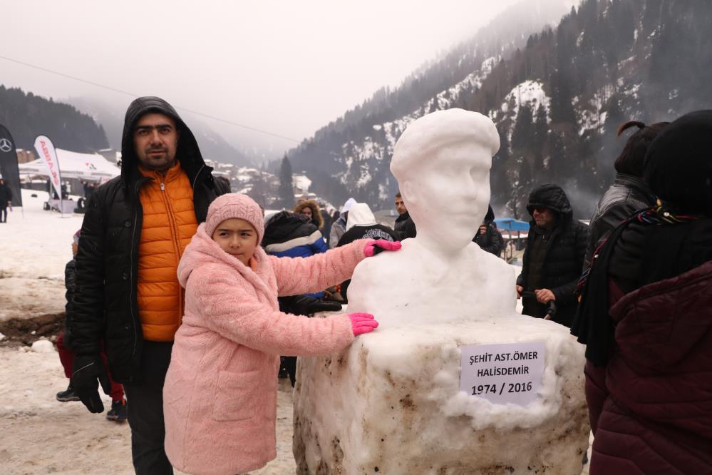 Ayder Kardan Adam Festivali'nin son günü renkli görüntülere sahne oldu