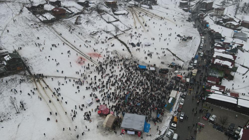 Ayder Kardan Adam Festivali'nin son günü renkli görüntülere sahne oldu