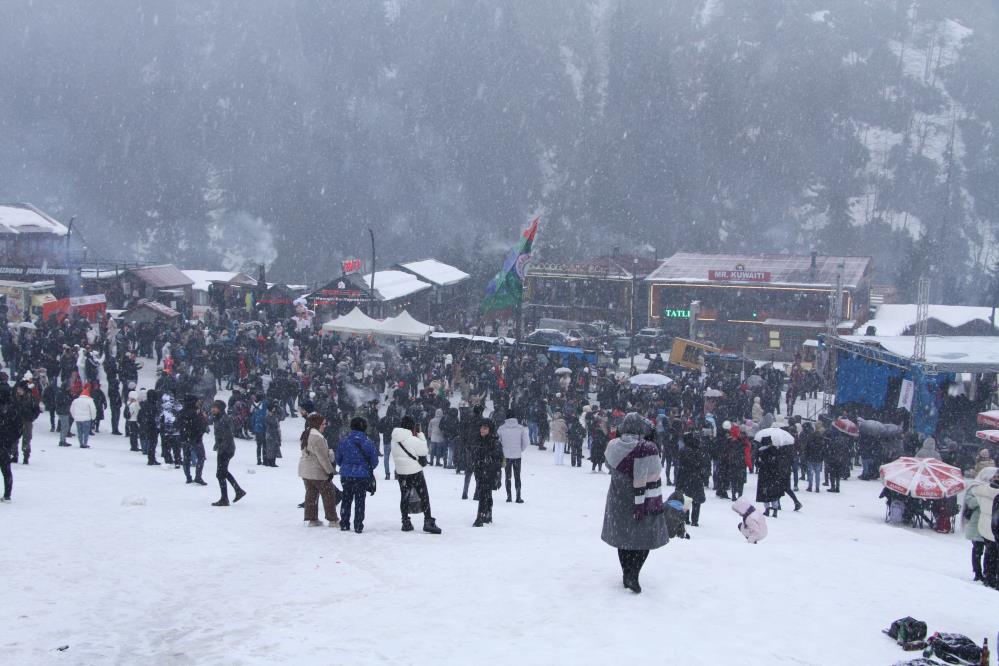 Ayder Kardan Adam Festivali'nin son günü renkli görüntülere sahne oldu