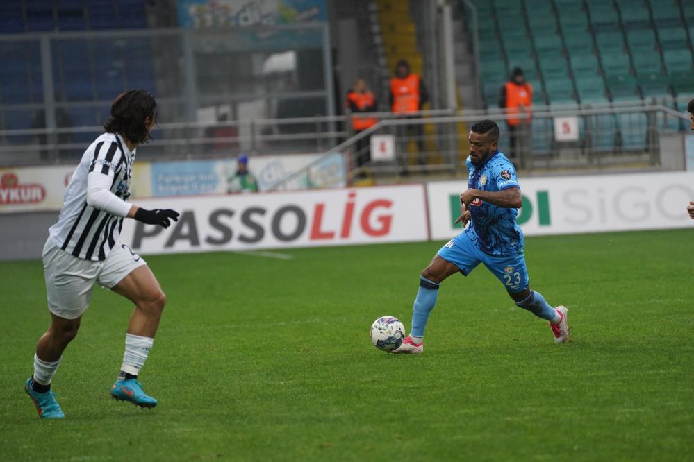 Spor Toto 1. Lig: Çaykur Rizespor: 3 - Altay: 1