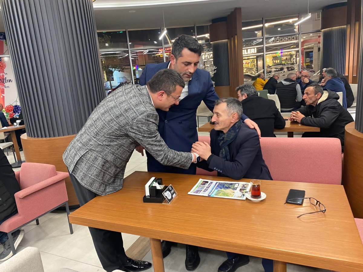 MHP Rize Milletvekilleri sokak sokak geziyor