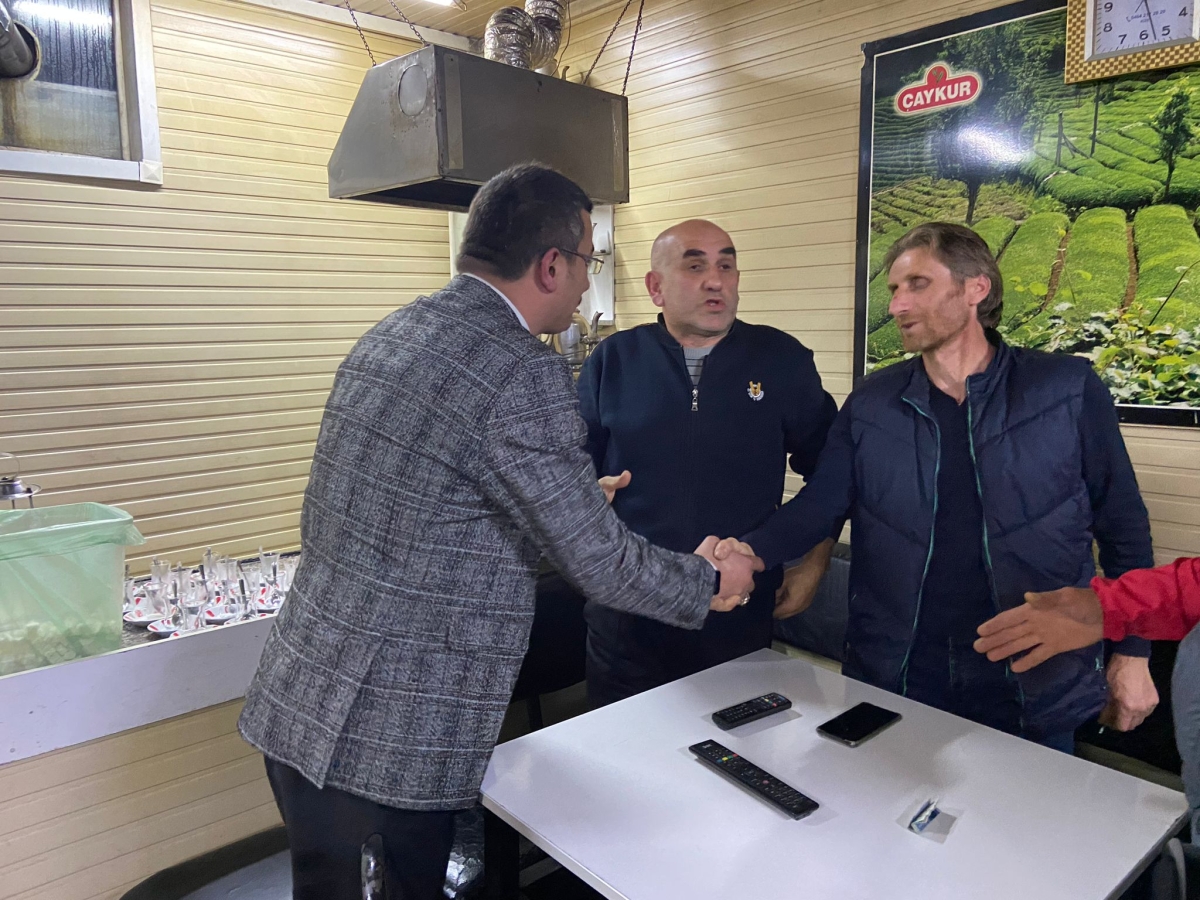 MHP Rize Milletvekilleri sokak sokak geziyor