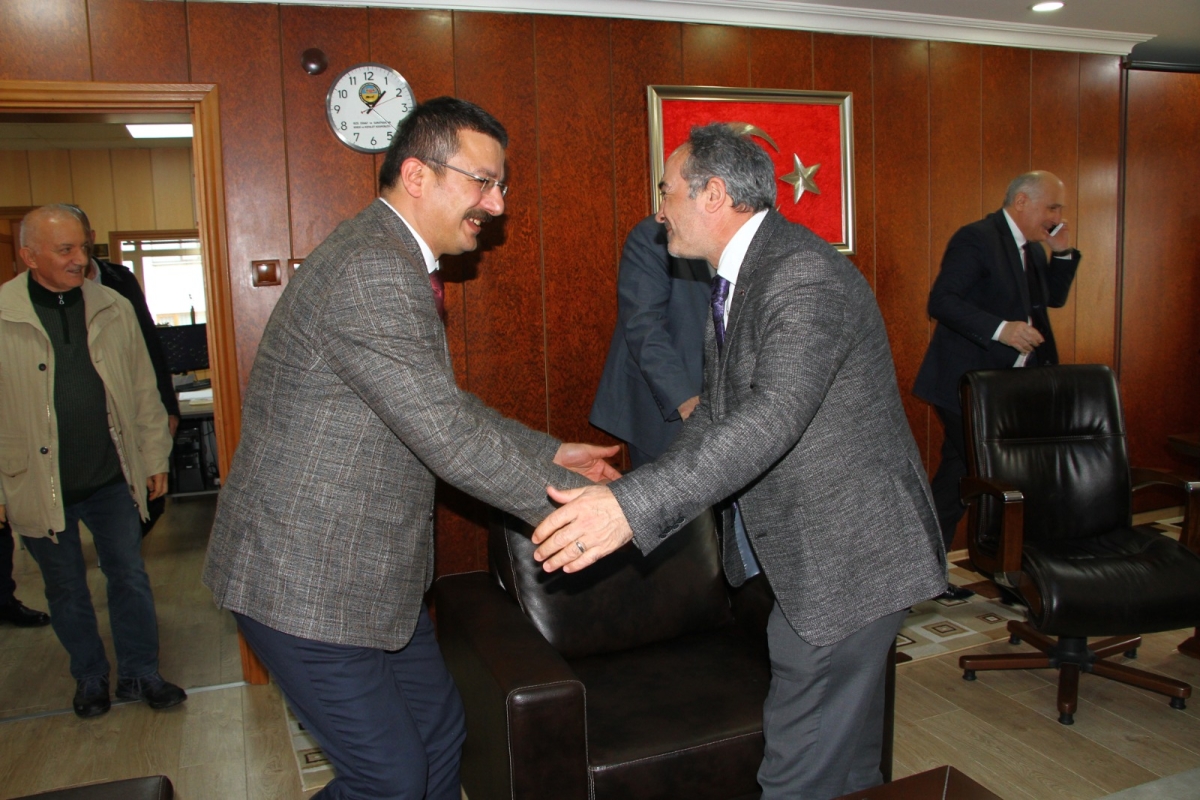 MHP’li adayların Rize’de ki ziyaretleri hız kesmeden devam ediyor.
