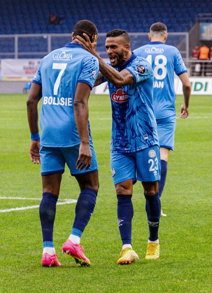 Rizespor-Tuzlaspor maçı fotoğrafları
