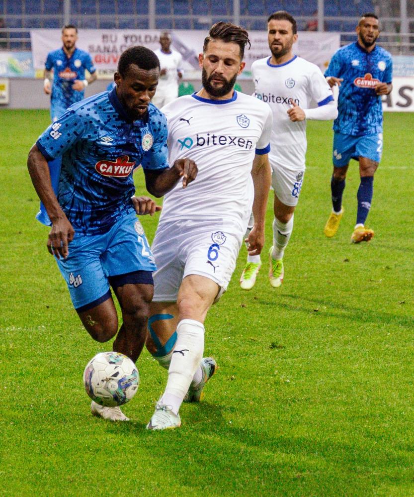 Rizespor-Tuzlaspor maçı fotoğrafları