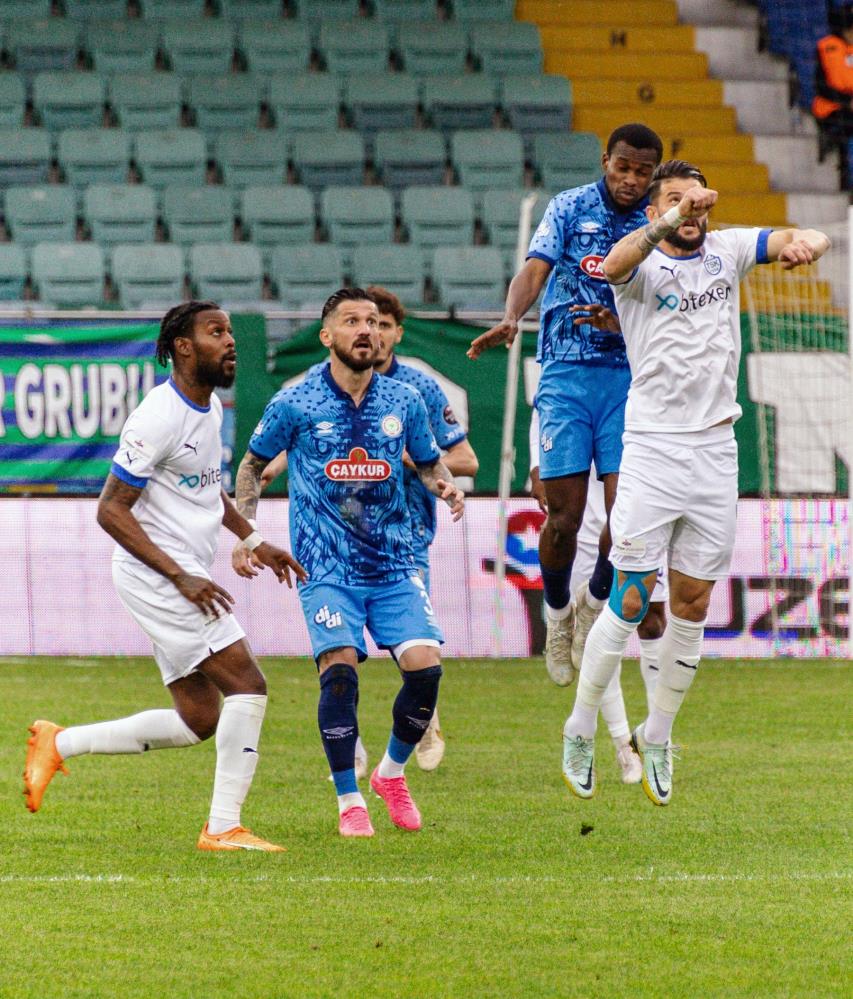 Rizespor-Tuzlaspor maçı fotoğrafları