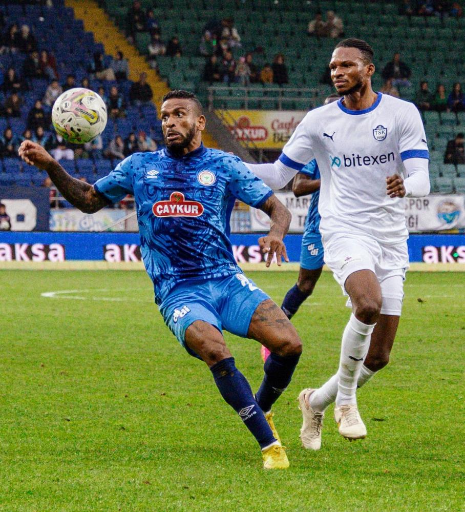 Rizespor-Tuzlaspor maçı fotoğrafları