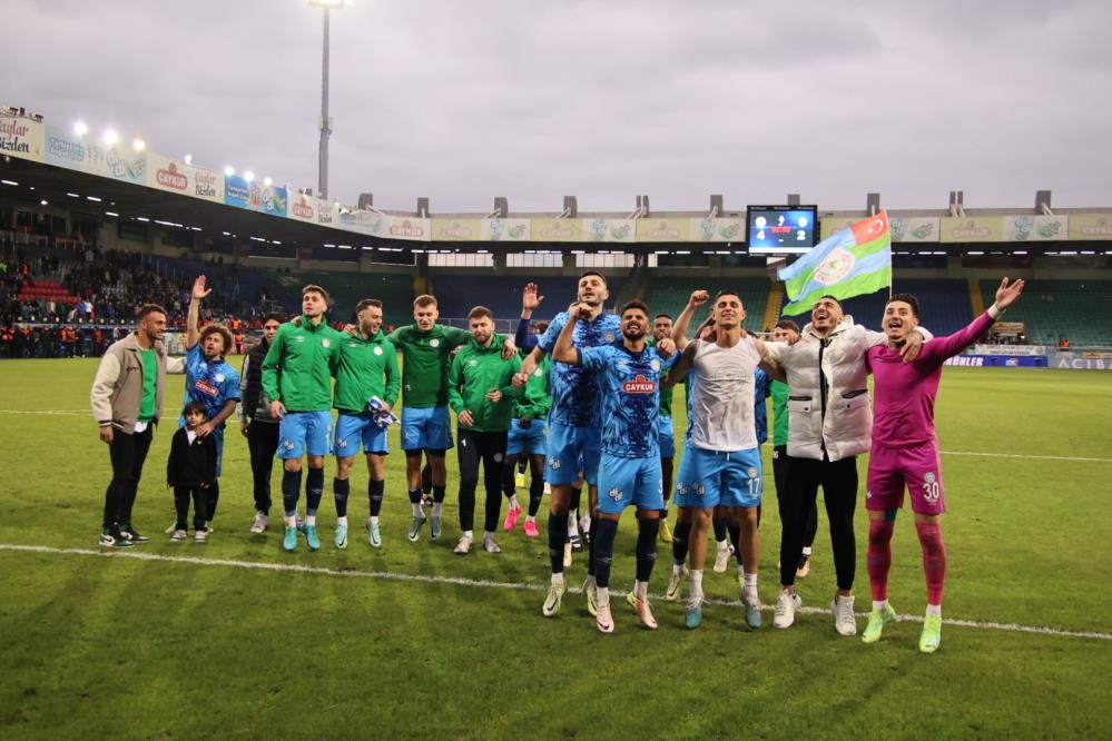 Rizespor-Tuzlaspor maçı fotoğrafları