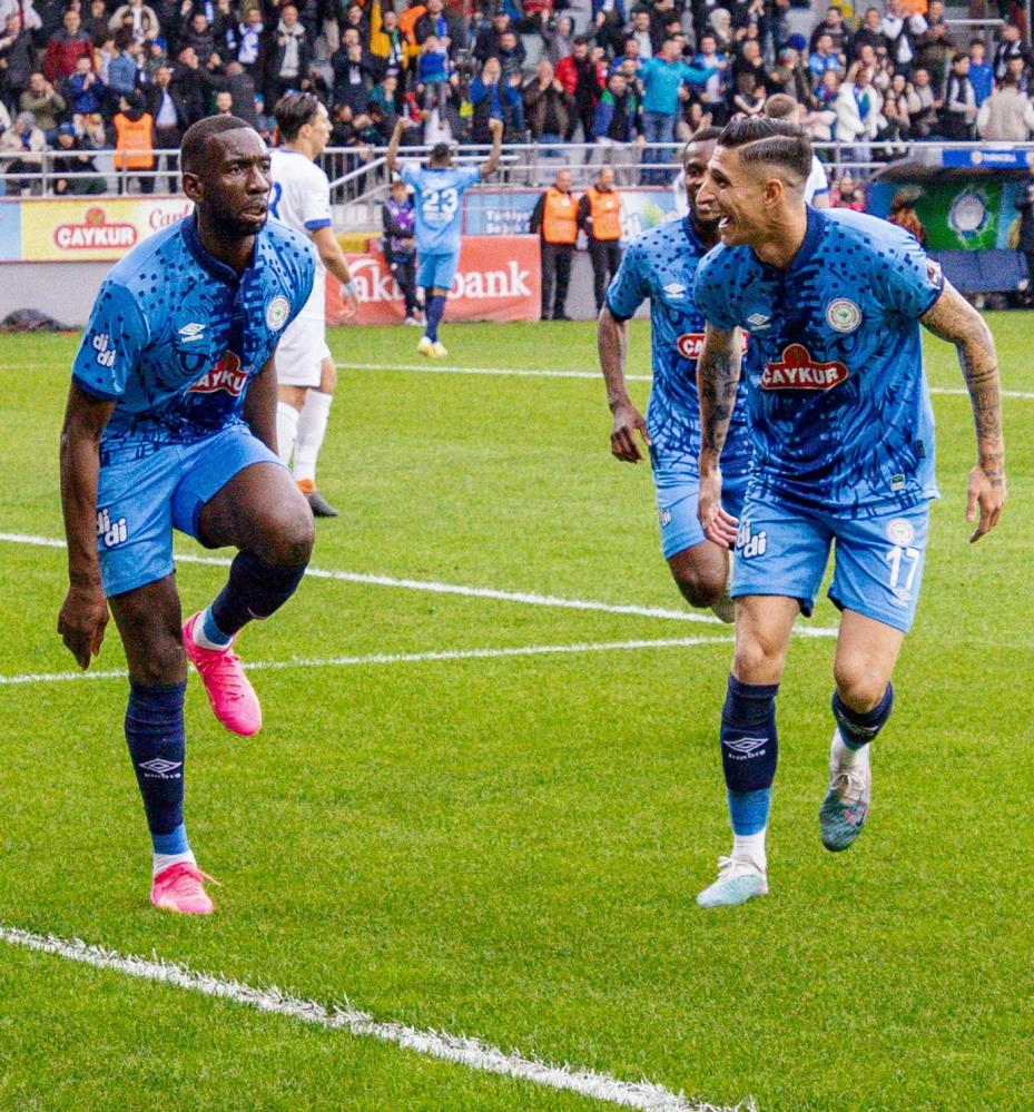 Rizespor-Tuzlaspor maçı fotoğrafları