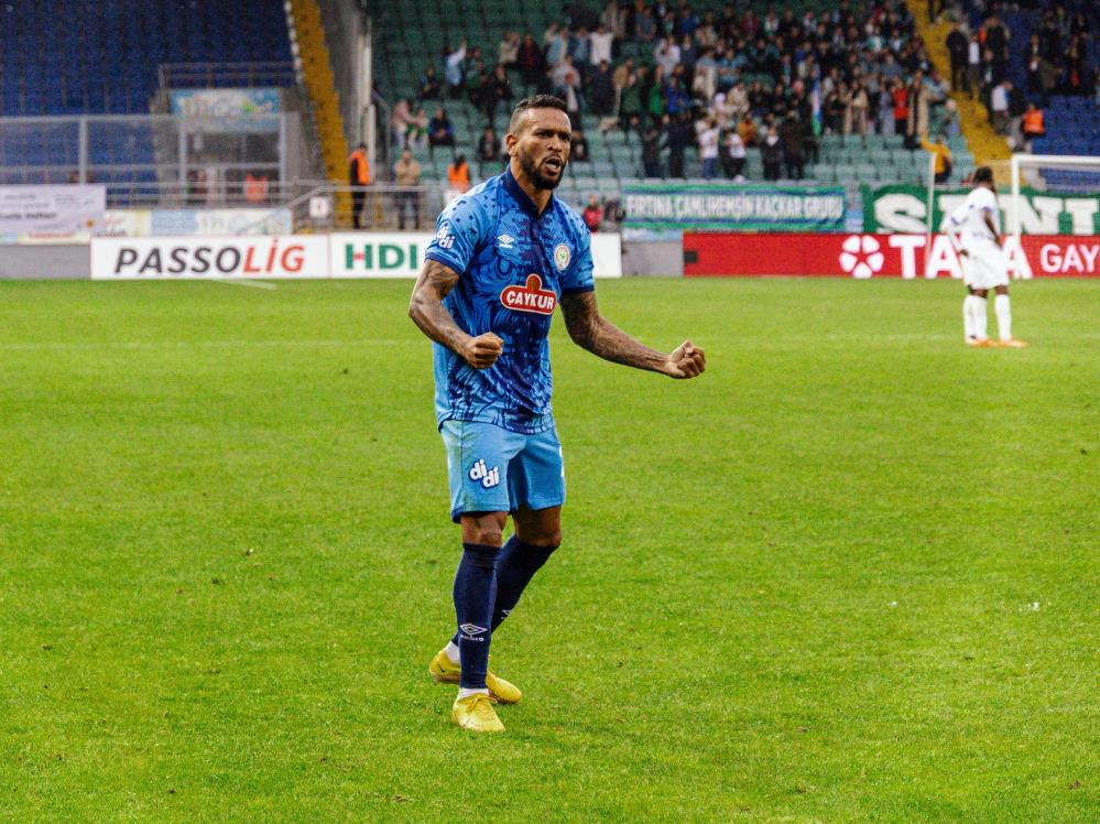 Rizespor-Tuzlaspor maçı fotoğrafları
