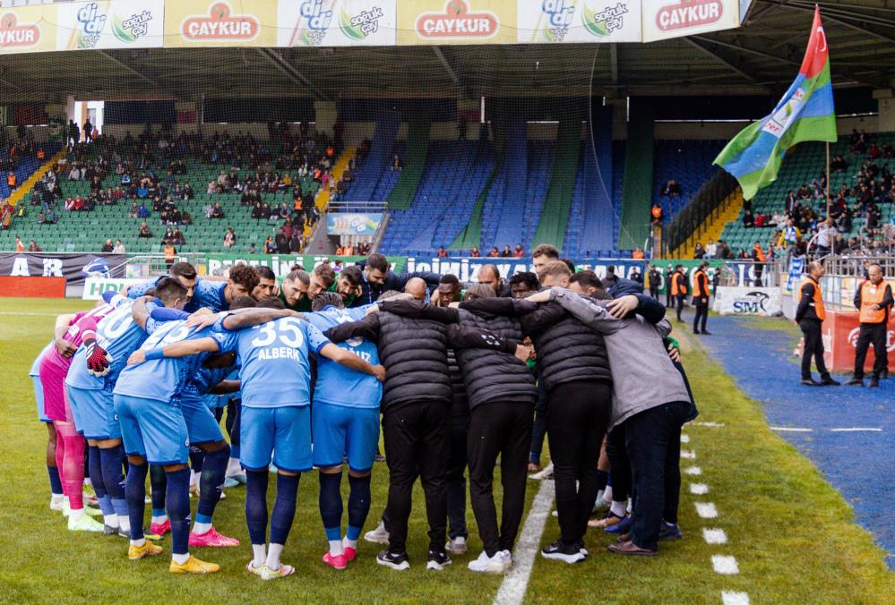 Rizespor-Tuzlaspor maçı fotoğrafları