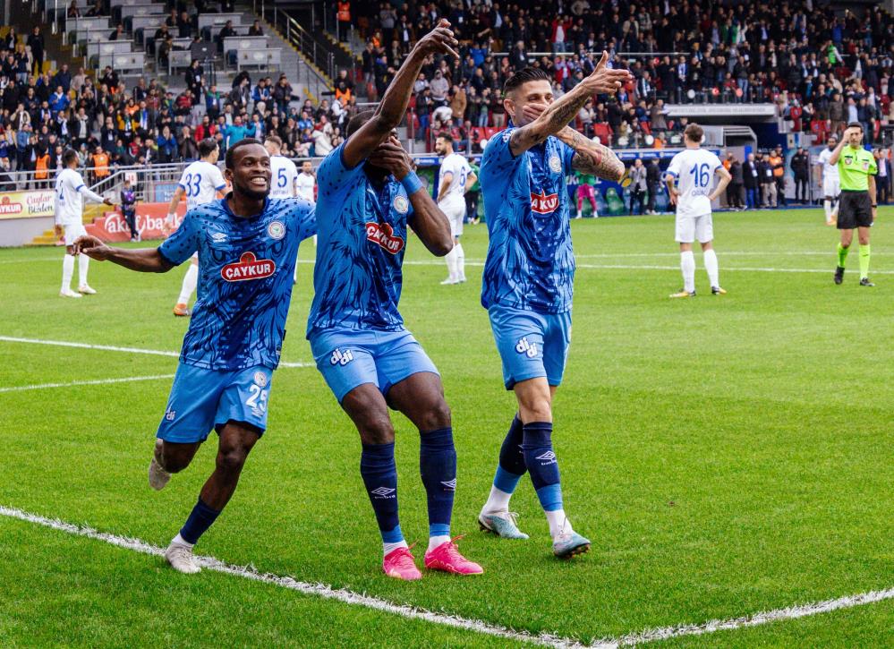 Rizespor-Tuzlaspor maçı fotoğrafları