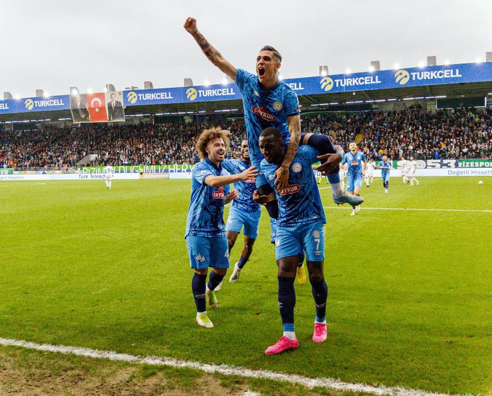 Rizespor-Tuzlaspor maçı fotoğrafları