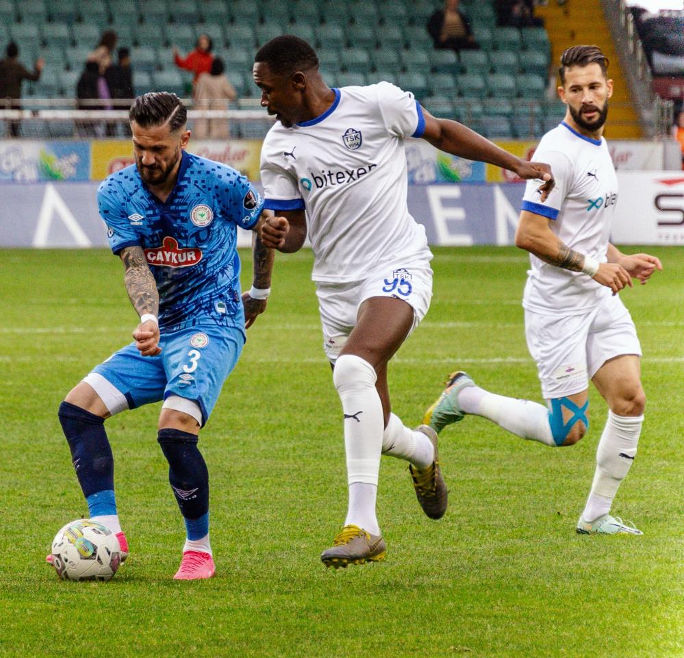 Rizespor-Tuzlaspor maçı fotoğrafları