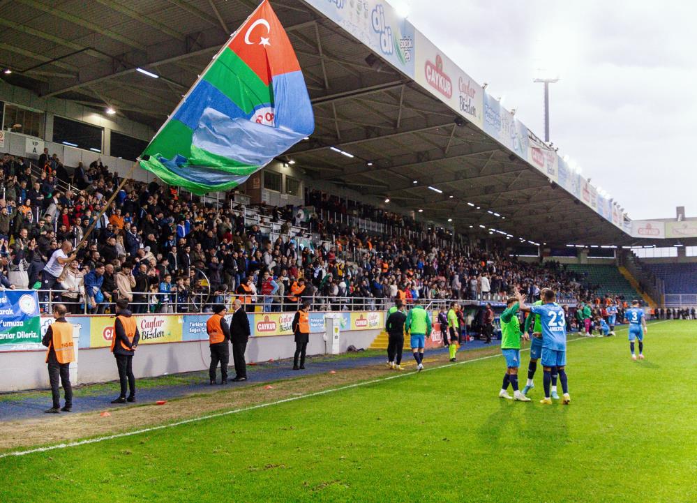 Rizespor-Tuzlaspor maçı fotoğrafları