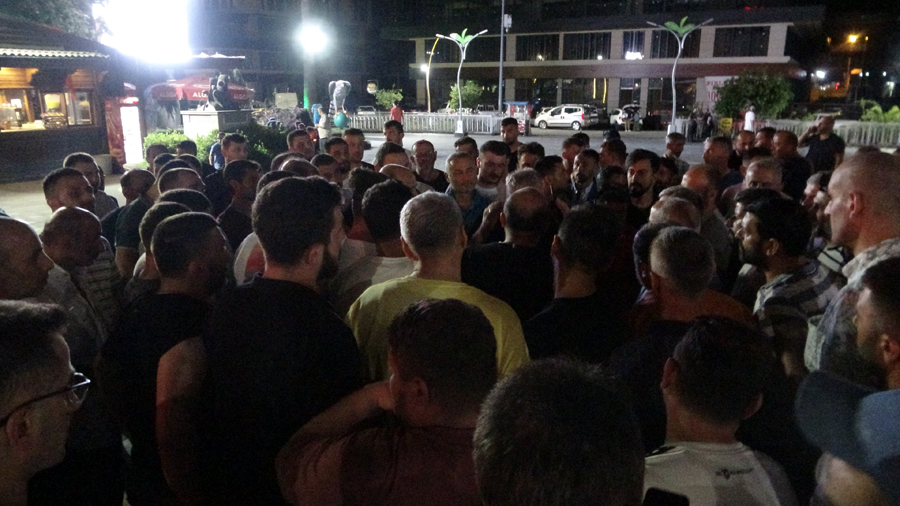 Rize'de dolmuş şoförleri başkanları İsmail Uzunsakal için eylem yaptı