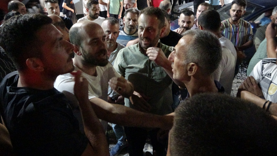 Rize'de dolmuş şoförleri başkanları İsmail Uzunsakal için eylem yaptı