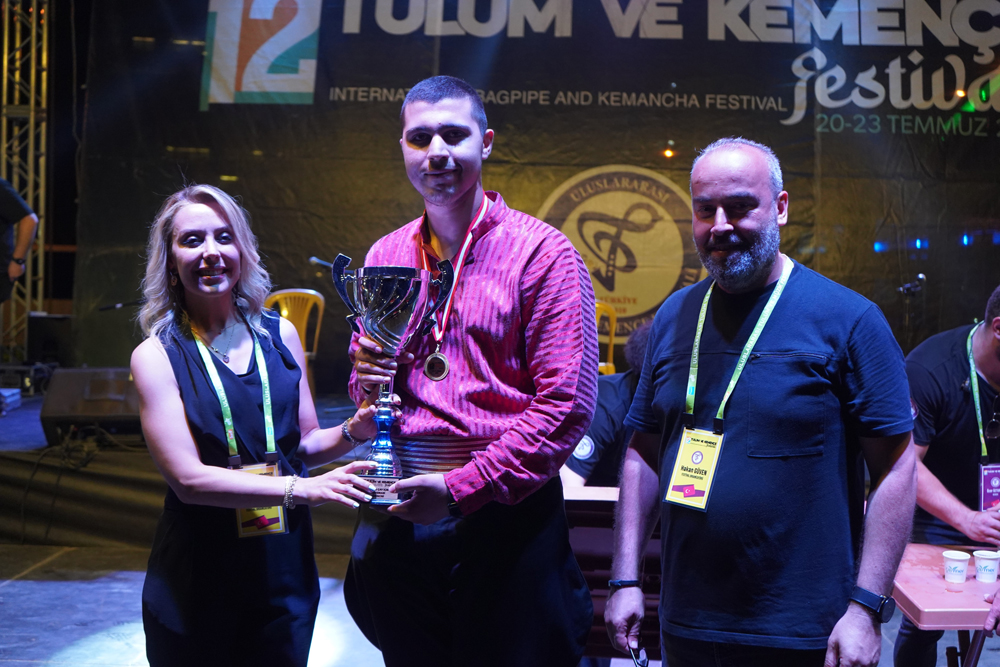 Rize'de renkli çay içme yarışması