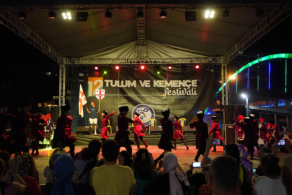 12. Tulum ve Kemençe Festivali'nde renkli görüntüler