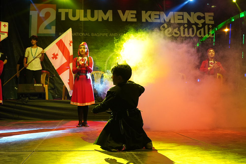 12. Tulum ve Kemençe Festivali'nde renkli görüntüler