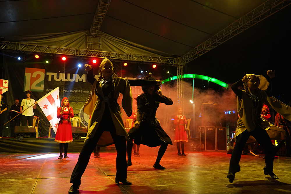 12. Tulum ve Kemençe Festivali'nde renkli görüntüler