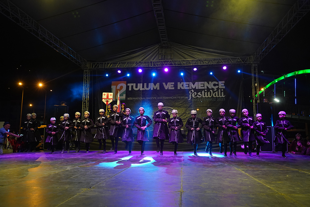 12. Tulum ve Kemençe Festivali'nde renkli görüntüler