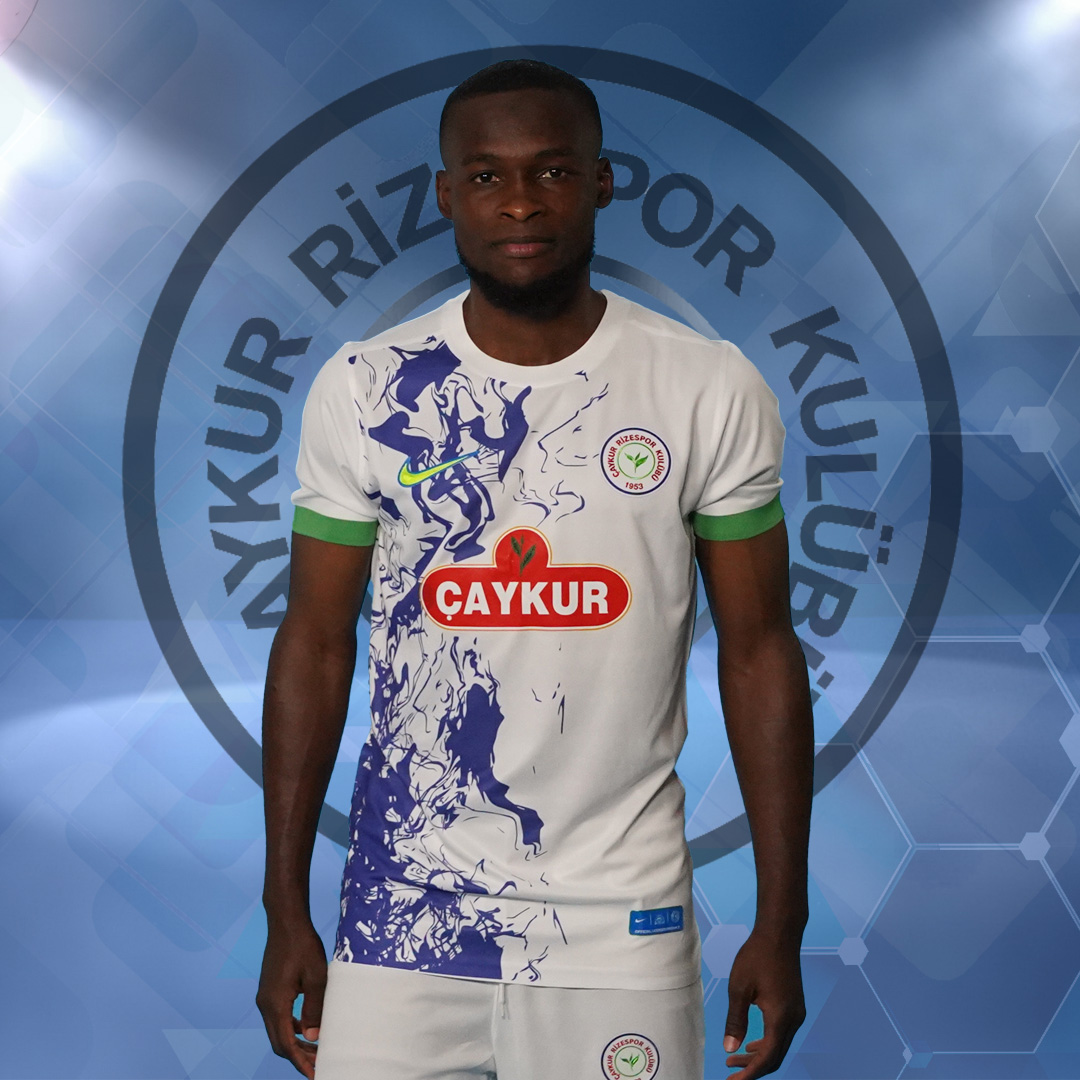 Çaykur Rizespor yeni sezon formalarını tanıttı