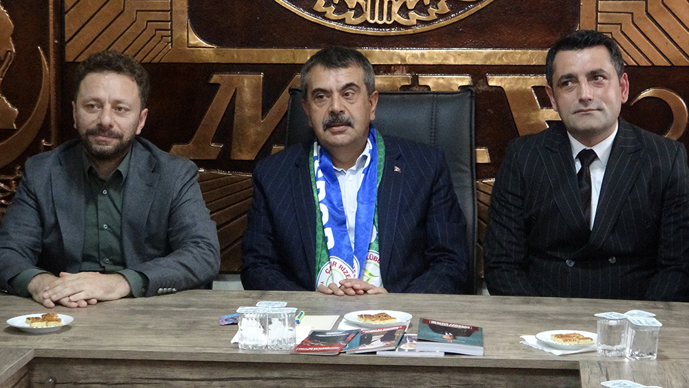 Milli Eğitim Bakanı Yusuf Tekin MHP Rize'ye ziyaret