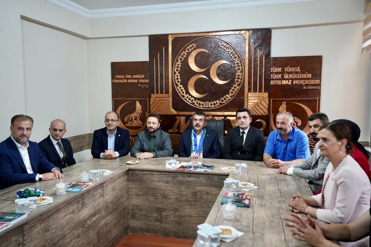Milli Eğitim Bakanı Yusuf Tekin MHP Rize'ye ziyaret