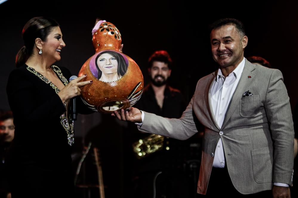 Alanya’da Sibel Can rüzgarı esti