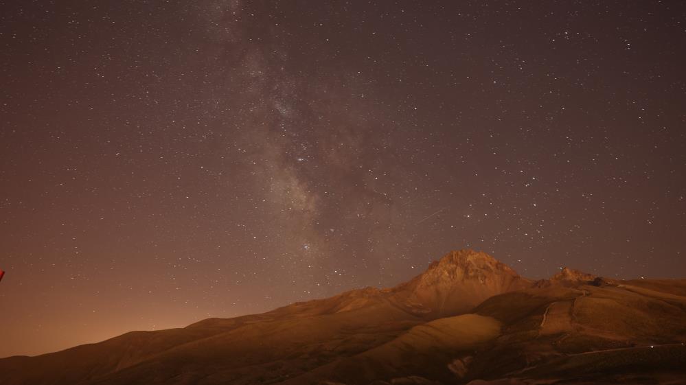 Meteor yağmuru tüm Türkiye'de görsel şölen sundu