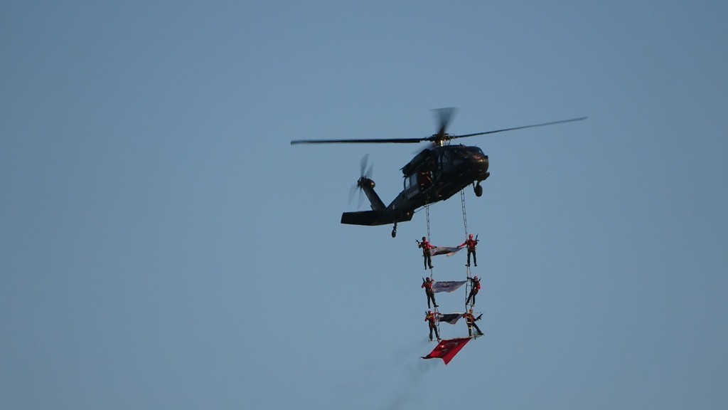 Solo Türk ve helikopter gösterileri nefes kesti