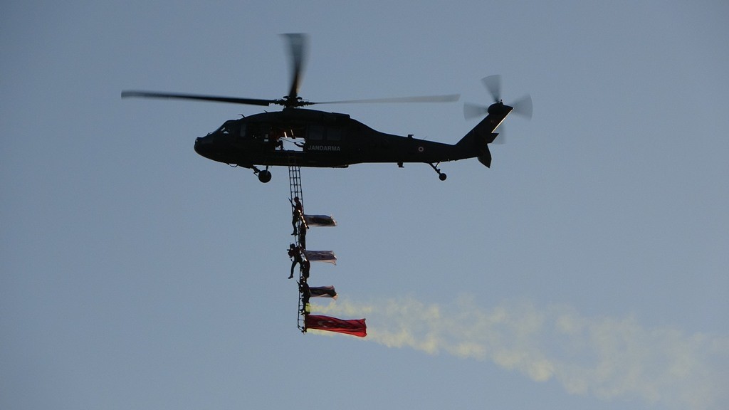 Solo Türk ve helikopter gösterileri nefes kesti