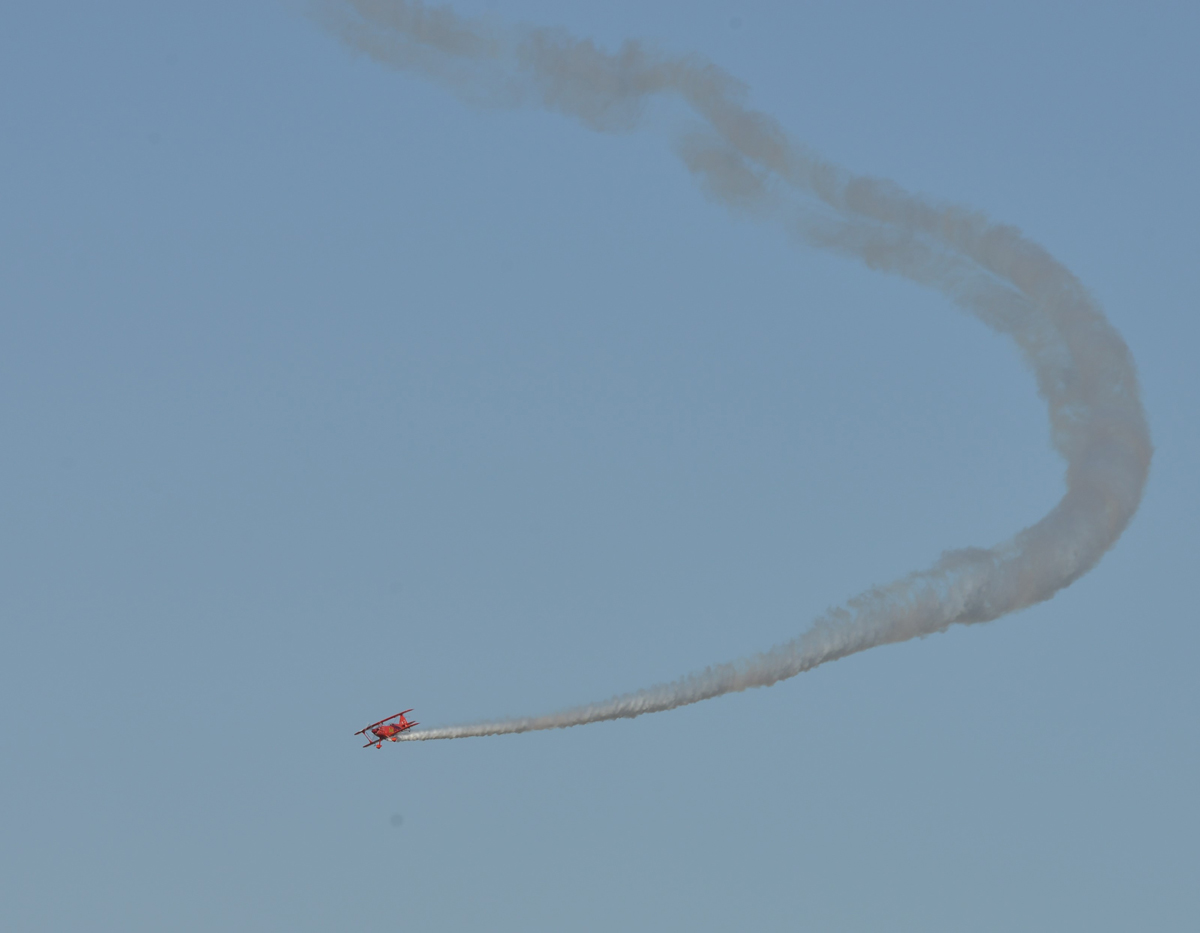 Kadın akrobasi pilotu mest etti