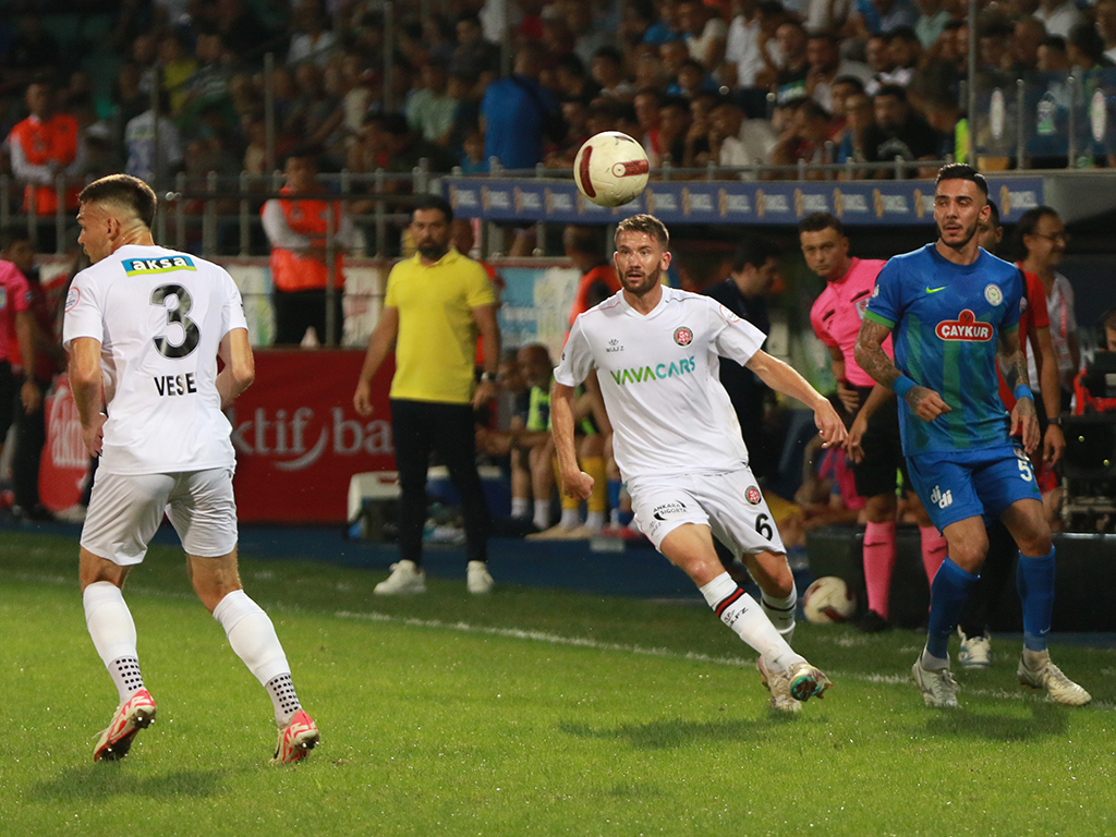 Rizespor Karagümrükspor maçı foto galerisi