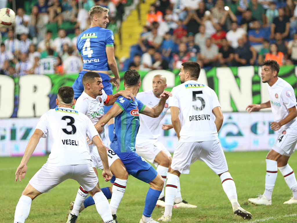 Rizespor Karagümrükspor maçı foto galerisi