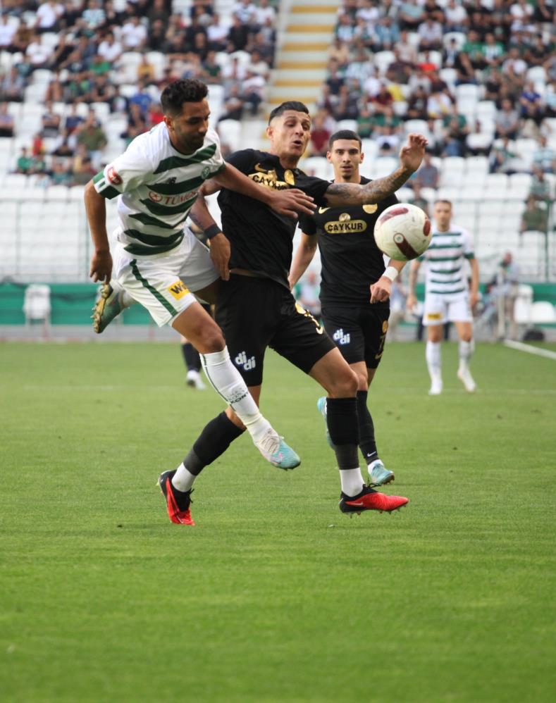 Konyaspor-Rizespor maçı foto galerisi
