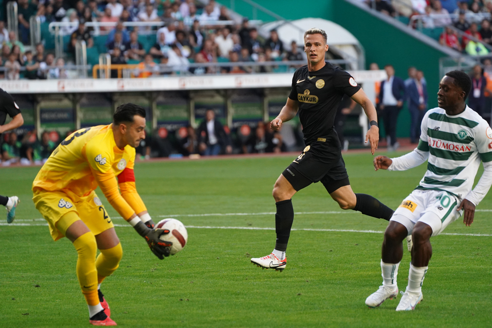Konyaspor-Rizespor maçı foto galerisi