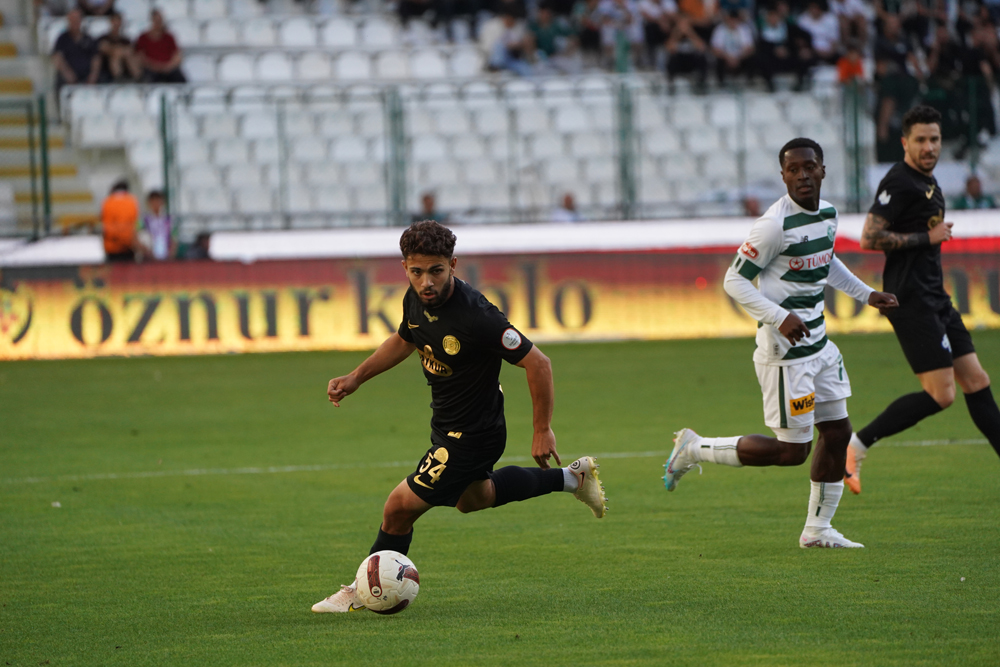 Konyaspor-Rizespor maçı foto galerisi