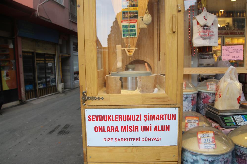 Rize'deki şarküteriyi görenler gülmekten kırılıyor