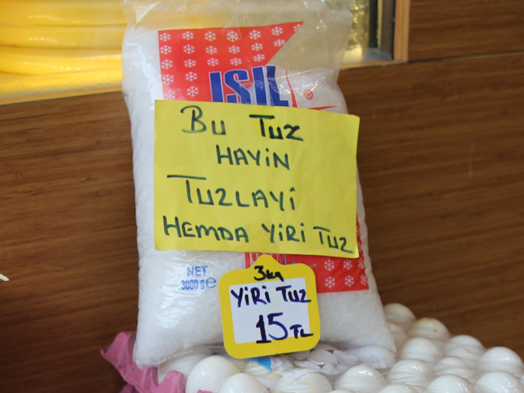 Rize'deki şarküteriyi görenler gülmekten kırılıyor